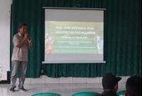 POV: Dr. Muhamad Fatah Wiyatna saat menyampaikan sosialisasi Mesin Biodigester di Desa Ciptasari, Kamis, 6 Februari 2025
