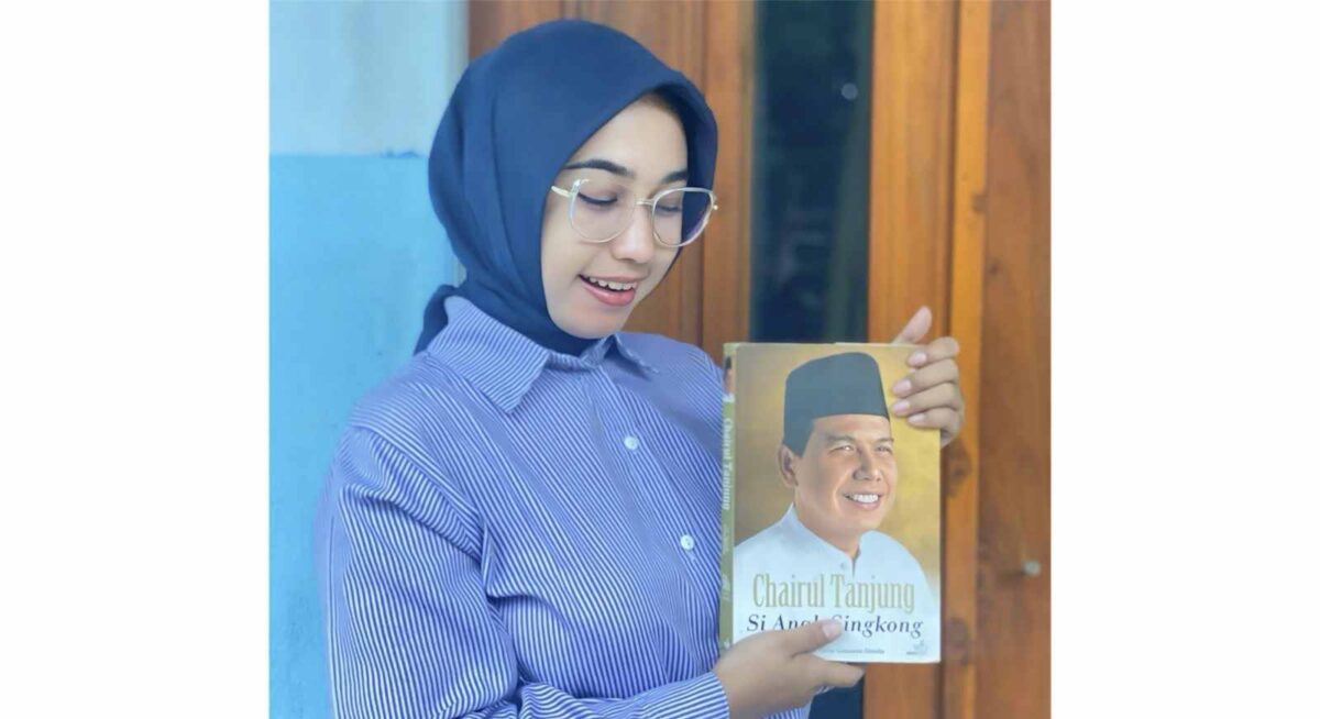Santika Dewi Lestari, mahasiswa S2 Pendidikan Bahasa Indonesia UNS