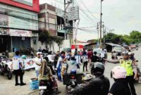 Polsek Weleri dan Streetfire Weleri Berbagi Takjil, Ajak Pengendara Tertib Berlalu Lintas. Minggu, 9/3/2025