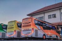 Bus sedang parkir, ilustrasi: pinterest