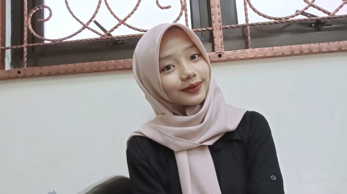 Zakiya Izzatunnisa, Mahasiswa prodi Pendidikan Kimia Fakultas Matematika dan Ilmu Pengetahuan Alam, Universitas Negara Yogyakarta
