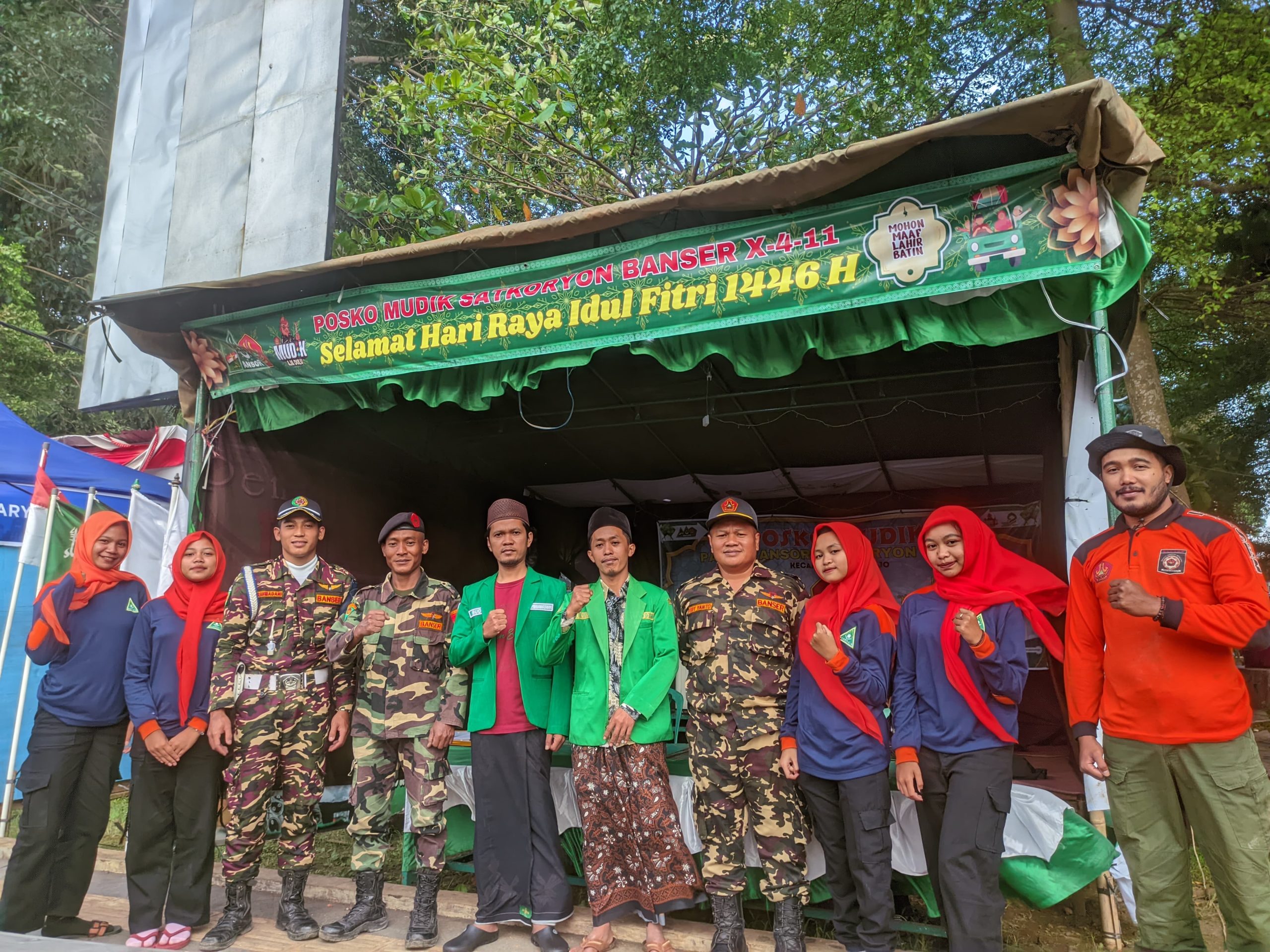 IPNU & IPPNU Kecamatan Sukorejo Amankan Arus Mudik di Bunderan Sukorejo Kendal