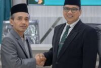 Serah terima jabatan Dekan FISIP Unwahas dari Dr. Agus Riyanto, S.IP., M.Si kepada Dr. Ali Martin, S.IP., M.Si/ dok. istimewa
