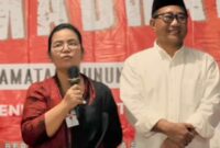 Wali Kota Semarang Agustina Wilujeng dan Wakil Wali Kota Semarang Iswar Aminuddin dalam acara buka puasa bersama di halaman Kantor Kecamatan Gunungpati, Senin (10/3/2025) 
