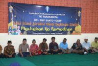 Momen buka puasa bersama warga RW 06 Sawunggaling oleh SMP Santo Yosef Tarakanita Surabaya, pada Jumat, 14 Maret 2025
