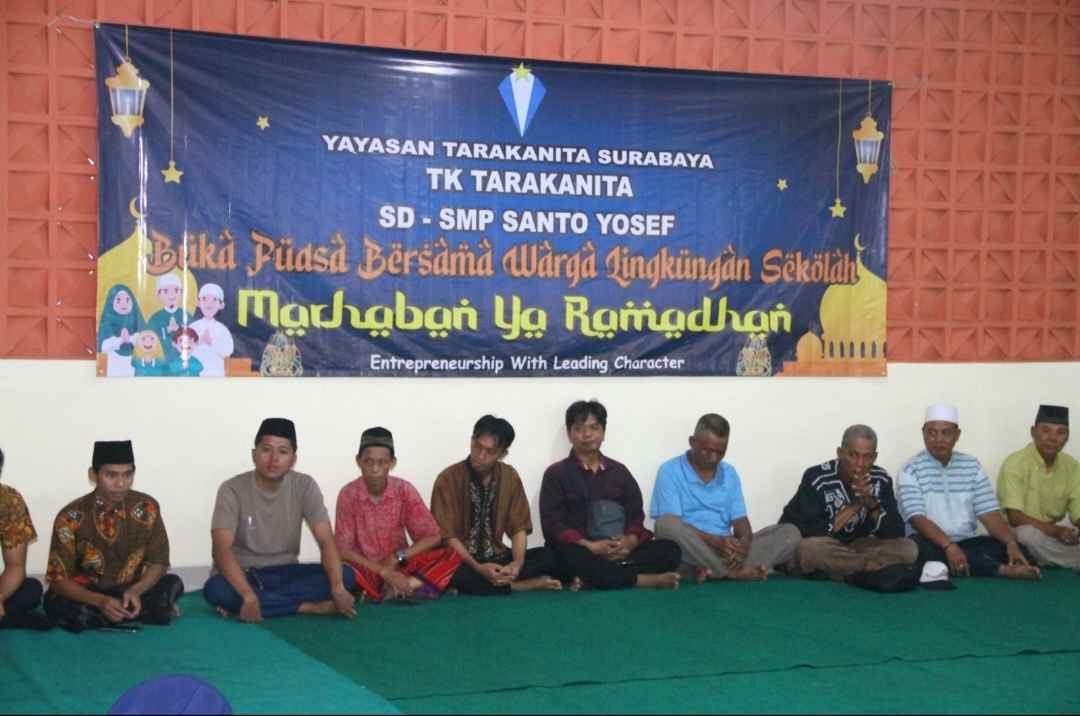 Semangat Kebersamaan: Sekolah Santo Yosef Tarakanita Surabaya Gelar Buka Puasa Bersama Warga RW 06 Sawunggaling