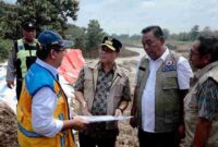 Gubernur Ahmad Luthfi mengintruksikan menutup tanggul jebol Sungai Tuntang Grobogan. Selasa, 11/3/2025.