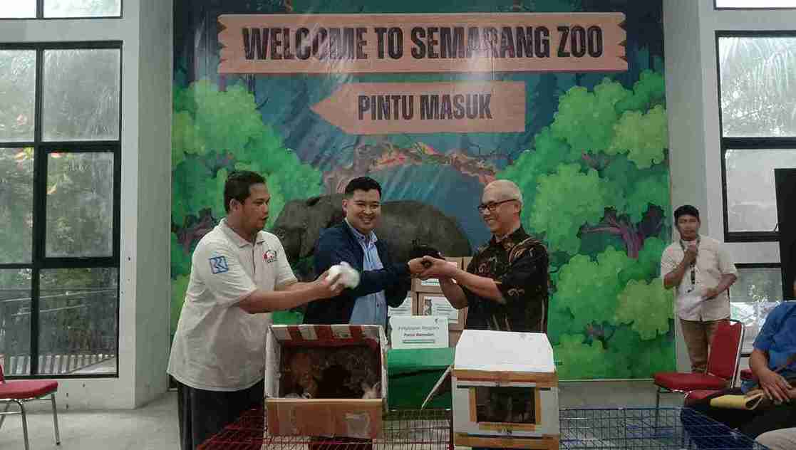 Dukung Pariwisata, Mbarep Abyasa Line Donasi Satwa Eksotis ke Semarang Zoo
