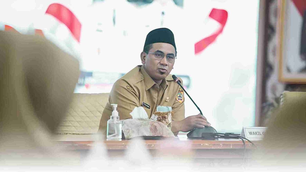 Wakil Gubernur Jawa Tengah, Taj Yasin saat rapat di Gedung Gradhika Bhakti Praja Komplek Gubernuran Jl Pahlawan Semarang, Senin, 3/3/2025.