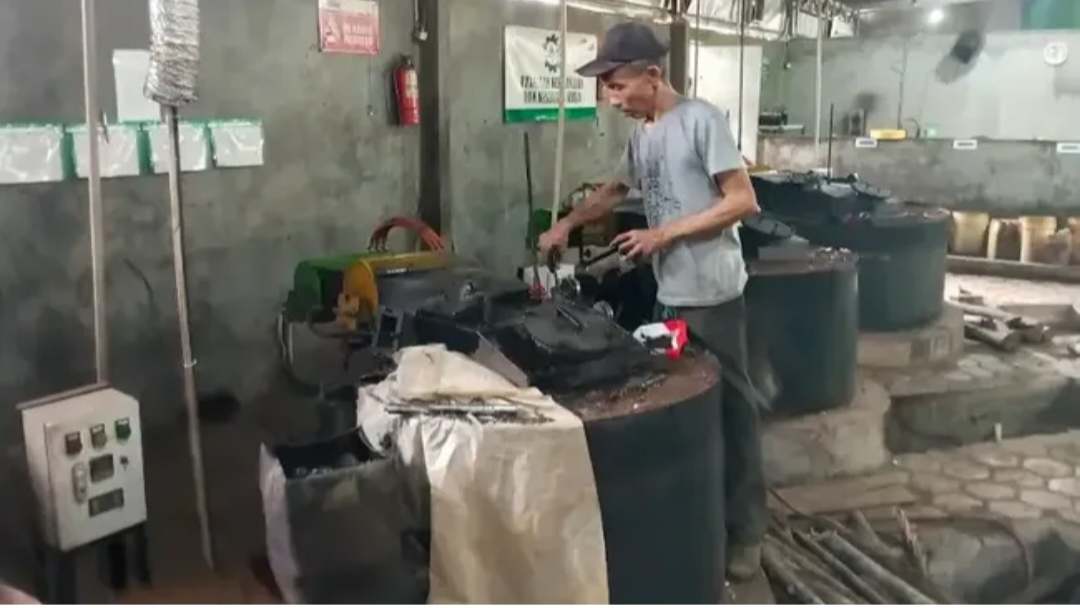 Ya Ampun, Keren Bener Warga Banjarnegara yang Sukses Olah Sampah Plastik Jadi BBM Setara Solar: Bukan Omon-omon