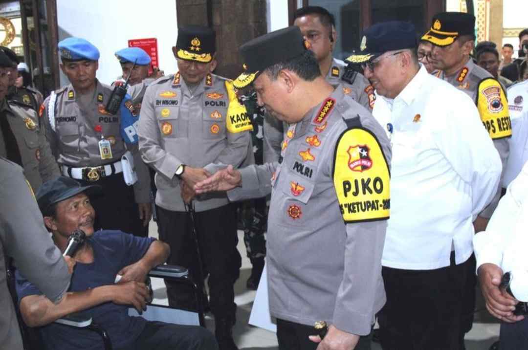 Kapolri Jenderal Listyo Sigit Prabowo memantau arus balik di Stasiun Tawang Kota Semarang pada Sabtu, (5/4/2025) sore.(Dokumen PFI Semarang)

