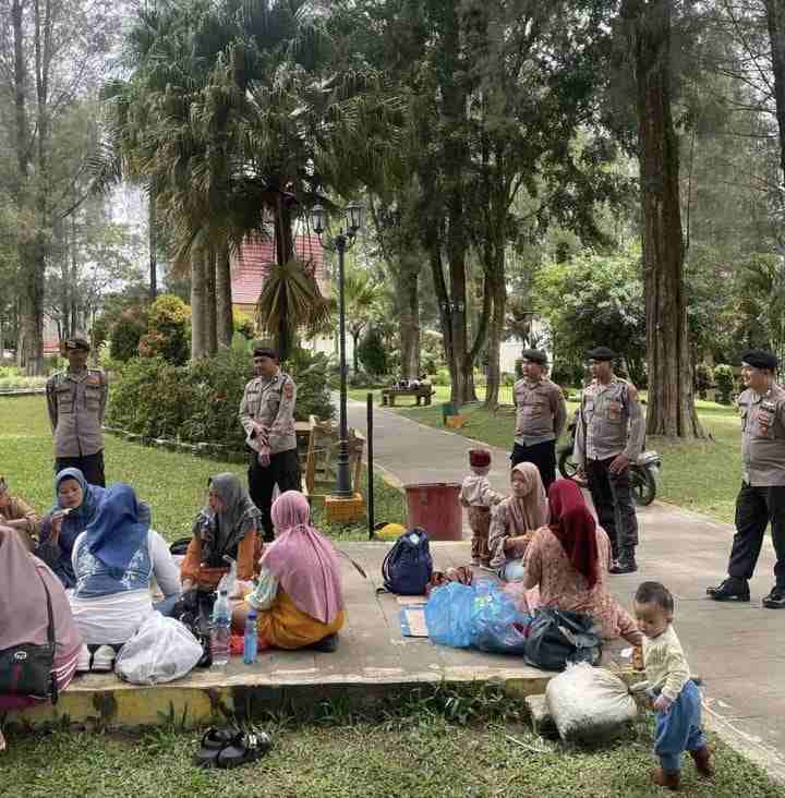 Pengunjung Objek Wisata Berastagi Merasa Nyaman Atas Kehadiran Satpamobvit Polres Tanah Karo