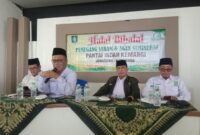 Ketua LPNU Kendal H Muh Fauzun saat memberikan sambutan dalam Halal Bihalal di Pujasera Pantai Indah Kemangi. Sabtu, 12/4/2025