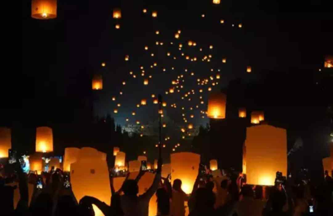 Gayeng, 2.569 Lampion dan Atraksi Drone Meriahkan Puncak Waisak 2025 di Borobudur