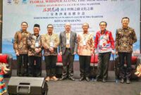 Sesi foto bersama para pembicara dan moderator dalam Heritage Forum CAMSR bekerja sama dengan Sino-Nusantara Institite dan Yayasan Tay Kak Sie Semarang, bertempat di Hotel Gumaya Tower, Jl Gajahmada, Semarang, Jumat (16/5/2025). (Dok pribadi)