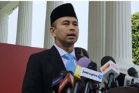 Utusan Khusus Presiden bidang Pembinaan Generasi Muda dan Pekerja Seni Raffi Ahmad saat memberikan keterangan resmi kepada awak media di kawasan Istana Kepresidenan, Jakarta, Selasa (22/10/2024). (Foto: Antara/Livia Kristianti)
