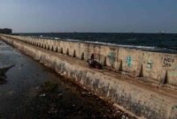 POV: Tanggul laut di Muara Batu, Jakarta (foto: kompas.com) 
