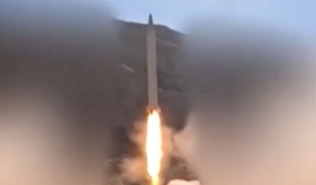 Balas Paman Sam, Iran Serang Pangkalan Militer AS di Qatar: Berani, Memang!