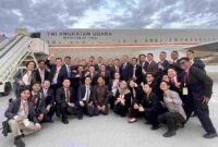 Foto bersama Diaspora Indonesia di Rusia saat kunjungan Presiden Prabowo Subianto di St. Petersburg International Economic Forum. (dok. istimewa) 