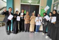 POV: foto bersama Kaprodi MIP FISIP Unwahas Dr. Hj. Ismiyatun beserta dosen penguji, usai mengikuti ujian proposal tesis, Sabtu (5/7/2025)