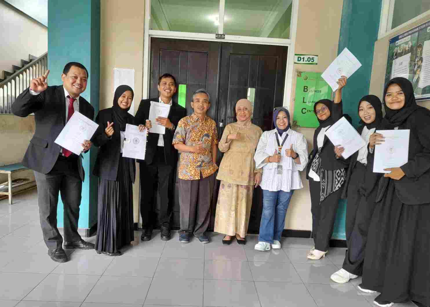 12 Mahasiswa MIP Unwahas Jalani Sidang Proposal Tesis Perdana