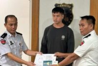 Selebgram Arnold Putra atau AP yang sempat ditahan otoritas Myanmar telah dipulangkan dan tiba di Indonesia, Senin (21/7/2025) sore/ foto: Tribunnews.com
