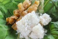 POV: Horok-horok, makanan khas Jepara, yang disajikan dengan sate kikil. (dok istimewa) 