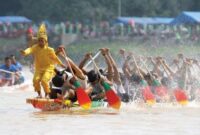 Tradisi budaya Riau, Pacu Jalur, yang viral di sosial media. (Sumber gambar: pinterest) 
