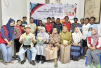Sosialisasi dan Demonstrasi Pembuatan Pupuk Organik Cair PSB (Photosynthetic Bacteria) oleh mahasiswa KKN Unhas, di Kantor Lurah Batu-Batu, Marioriawa, Soppeng, Sulawesi Selatan, pada hari Rabu, 30 Juli 2025 (dok pribadi) 
