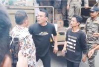 POV: kericuhan akibat Satpol PP Pati yang membubarkan aksi penggalangan donasi untuk demo tolak pajak 250 persen di Pati, Jateng. (Sumber foto: detik.com) 
