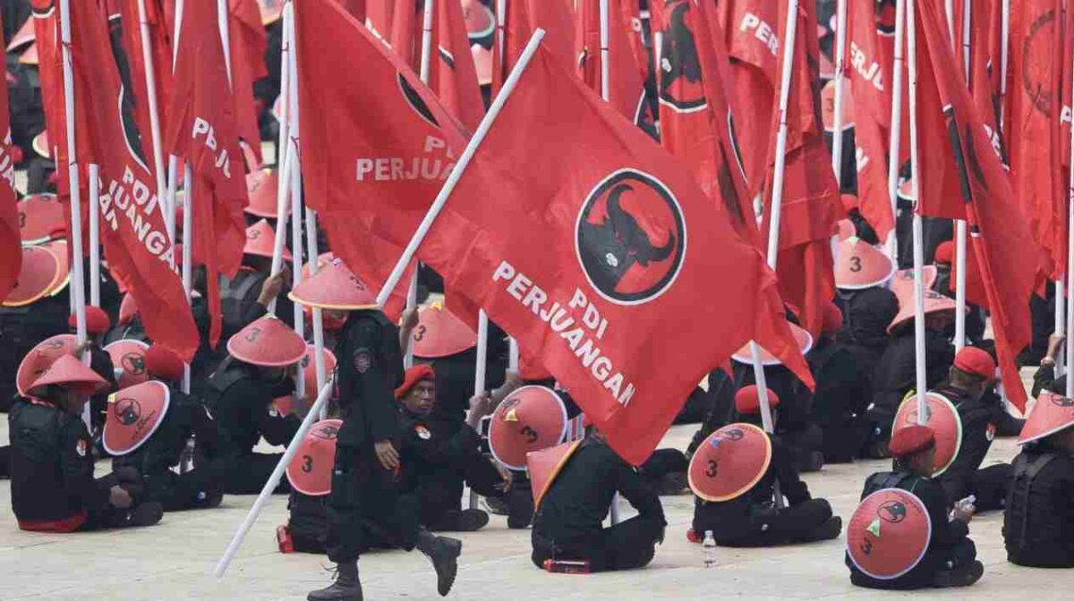 Bendera PDIP (Gambar; viva) 