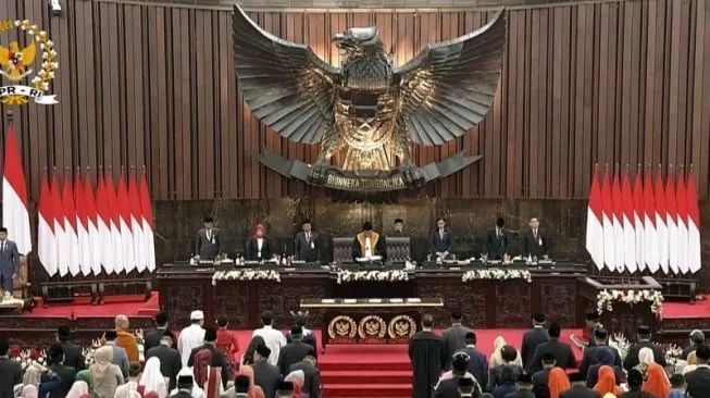 Ingat, DPR Itu Karyawan Rakyat Bukan Bos!