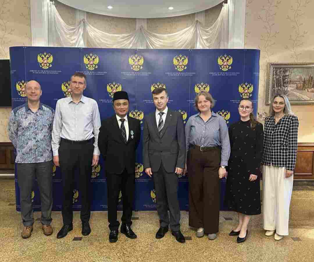 Wow! Pejabat RI Diganjar Medali Langka dari Rusia, Bukti Persahabatan Dua Negara Makin Solid