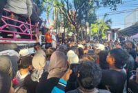 (Aksi demo di Pati. Foto/ gambar: Kompas.com) 