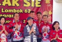 Wali Kota Semarang Agustina Wilujeng, (mengenakan topi) di tengah-tengah perayaan King Hoo Ping / Ulambana di Klenteng Tay Kak Sie. King Hoo Ping adalah tradisi keagamaan Tionghoa yang kerap digelar di Kota Semarang. (Foto: Instagram @agustinawilujengp) 