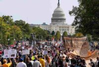 Aksi demo 'No King’ yang menggema di Amerika Serikat akhir-akhir ini. (Foto: CNBC Indonesia) 
