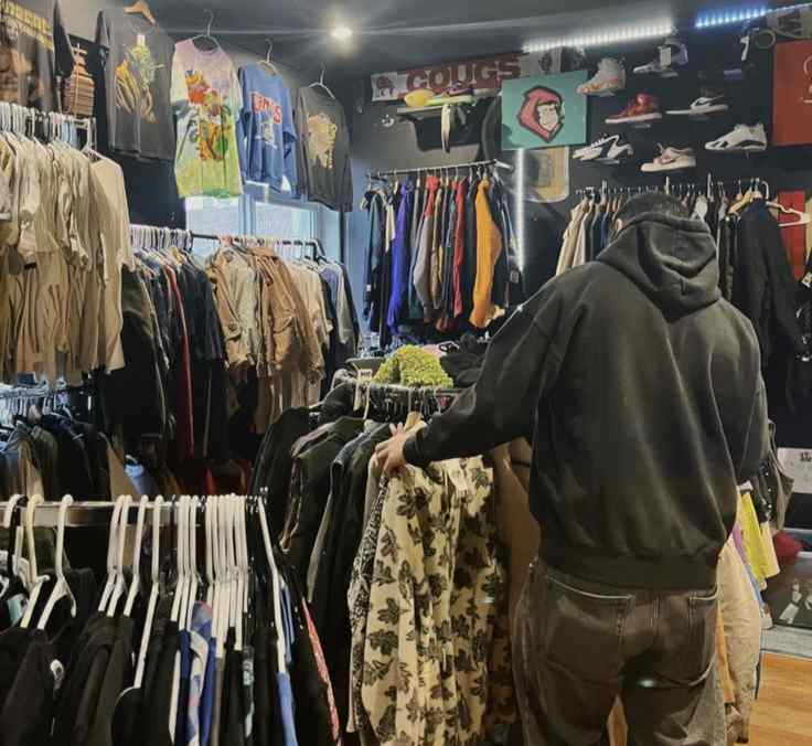 Purbaya Bakal Denda Impor Baju Bekas Ilegal, Apa Kabar Bisnis Thrifting?