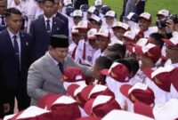 Presiden RI Prabowo Subianto mendapat sambutan hangat dari pelajar usai upacara Hari Kesaktian Pancasila. (dok istimewa) 

