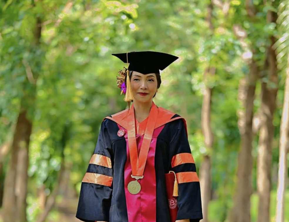 Ayu Hendranata Raih Predikat Lulusan Terbaik dengan IPK 3,98, Usai Rilis Single “Milo”