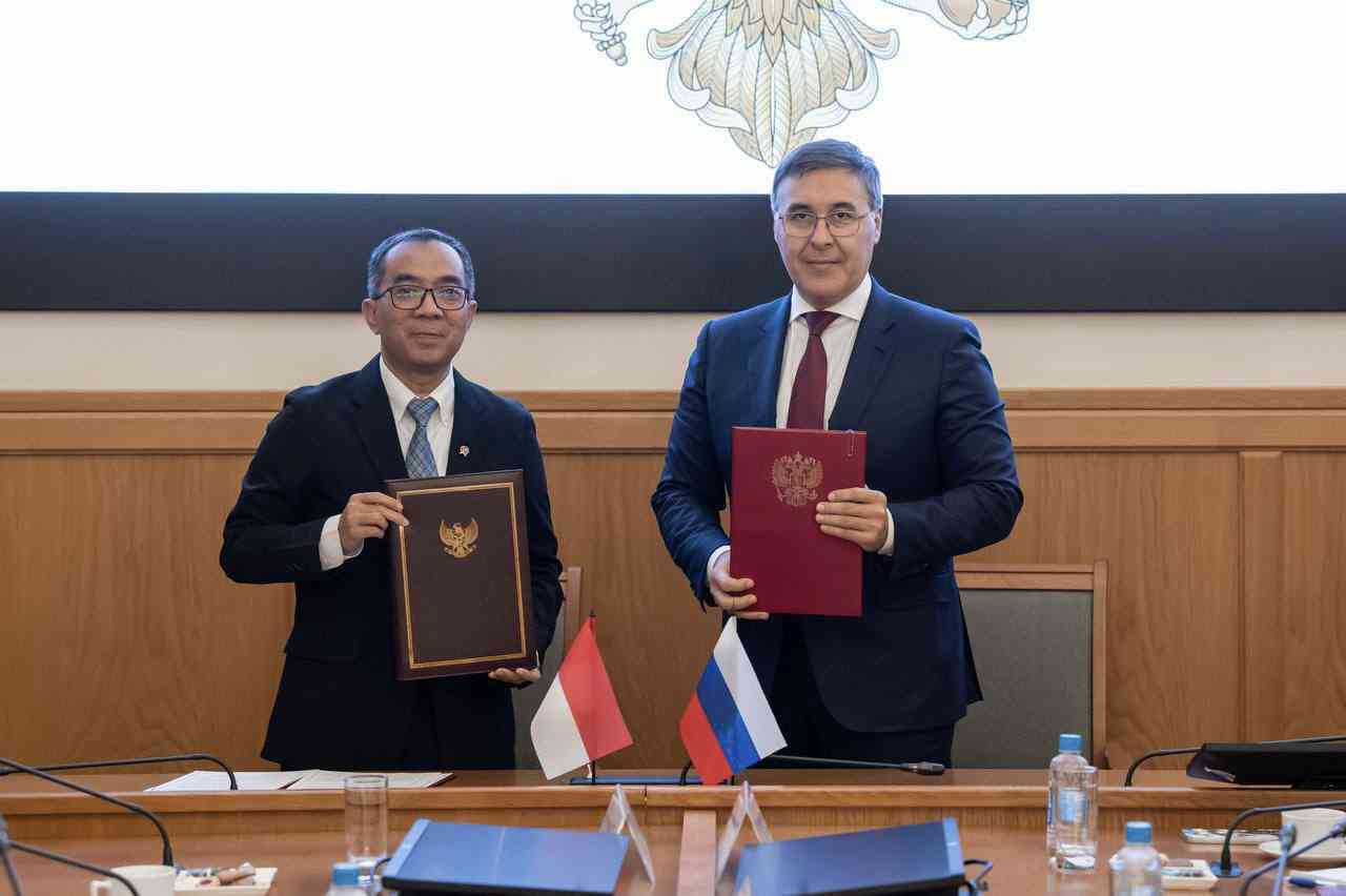 Menteri Brian Yuliarto dan Valery Falkov Tandatangani Kesepakatan Penting: Gelar dari Rusia Kini Diakui Penuh di Indonesia