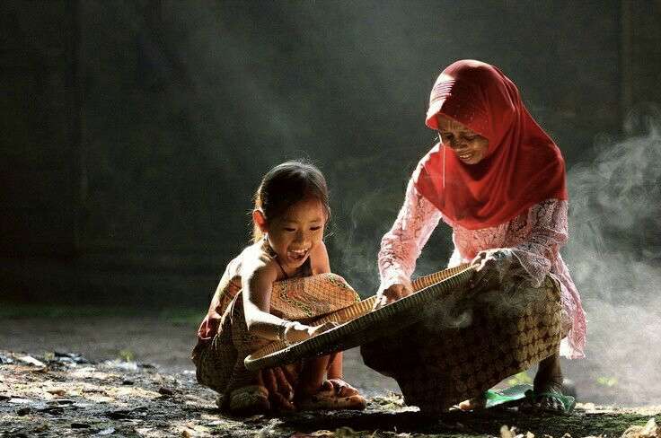 Menelusuri Asal Usul Hari Ibu dan Esensi Kasih Sayang yang Tak Pernah Usai