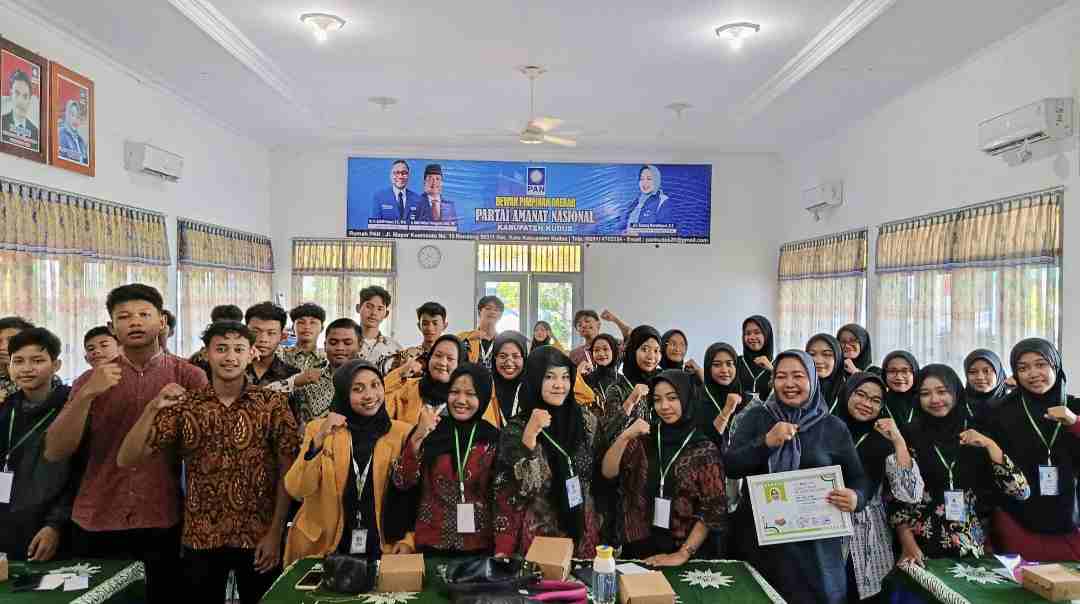 PC IPM Gebog Gelar Studium Generale Bahas Strategi Literasi Kreatif bagi Pelajar
