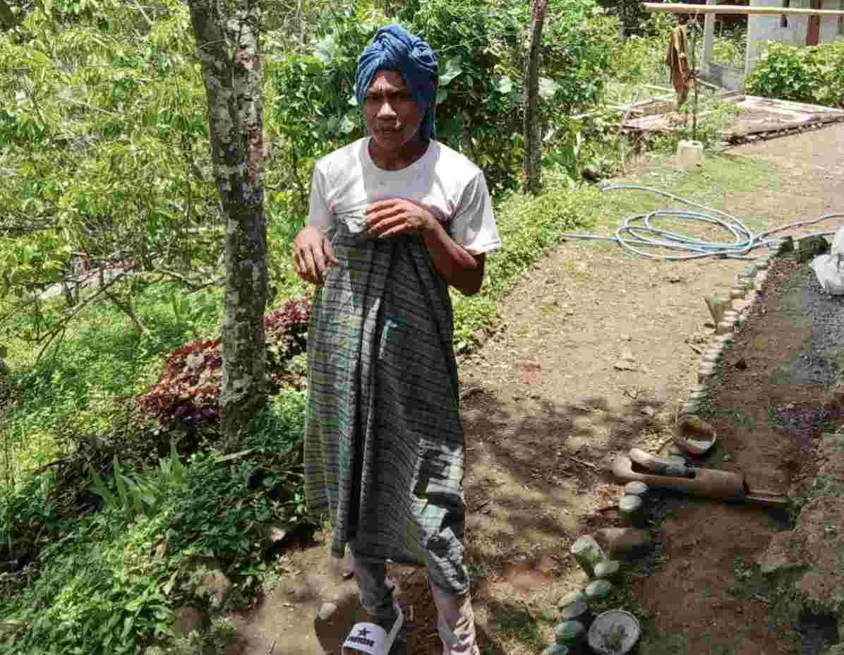 Mama Lamber: Jejak Jatuh Bangun Konten Kreator Muda dari Kampung Kedeng