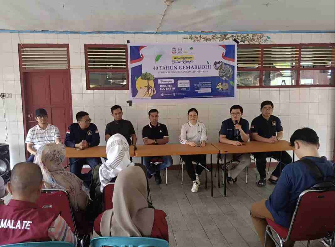 Rayakan 40 Tahun GEMABUDHI, Anak Muda Buddhis Makassar Gelar Sosialisasi & Tuang 150 Liter Eco Enzyme