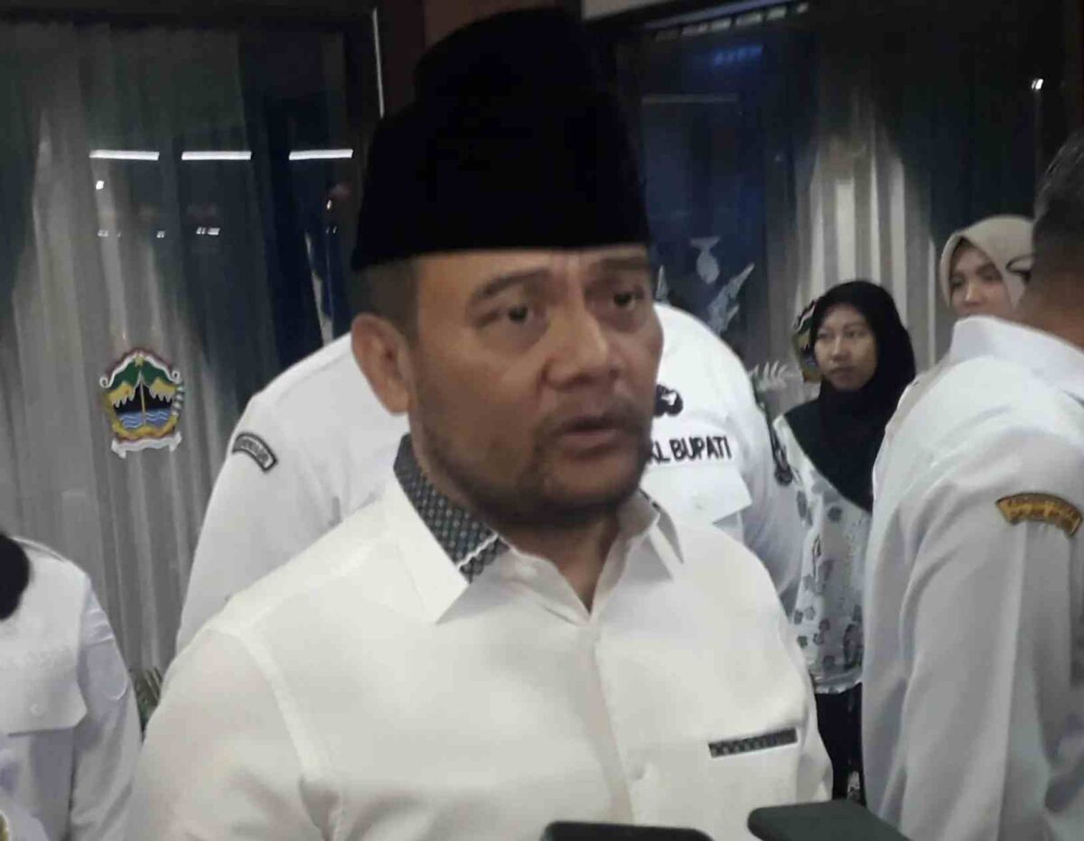 Gubernur Jawa Tengah, Ahmad Luthfi, seusai halalbihalal di lobby gedung A kantor Gubernur Jateng, Rabu (24/3/2026). (Solopos/Adhik Kurniawan)