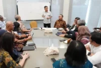 Sejumlah tokoh menggelar pertemuan dengan Wakil Presiden (Wapres) RI ke-10 dan ke-12, Jusuf Kalla (JK) di Kediaman JK, Jakarta, pada Sabtu (7/3/2026). (Foto: Sindonews.com) 
