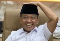 Menteri Energi dan Sumber Daya Mineral (ESDM) Bahlil Lahadalia memberi keterangan di Kantor Kementerian ESDM, Jakarta, Jumat (26/9/2025). (ANTARA/Putu Indah Savitri) 
