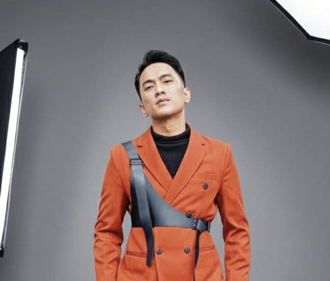 Indra Lasmana Hadirkan Single “Jingga Kelabu” dengan Nuansa Pop Melankolis