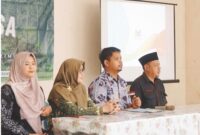 Dari kiri ke kanan: Aisyah Alifatul Zahidah Rohmah, S.T., M.T. (DPL); Ir. Sani, M.T. (DPL); Raka Selaksa Charisma Muchammad, S.T., M.T. (DPL); dan Sekretaris Desa Kalipucang Doddy Dwi Susanto saat kegiatan pembukaan Program Bina Desa  (7/5/2026).
