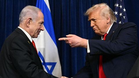 Presiden Amerika Serikat Donald Trump bersama Perdana Menteri Israel Benjamin Netanyahu. (Foto: AFP/ CNN Indonesia) 
